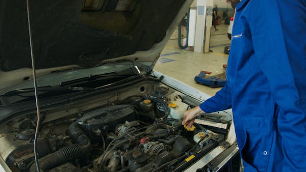 Alternator – lepiej regenerować czy wymienić na nowy?